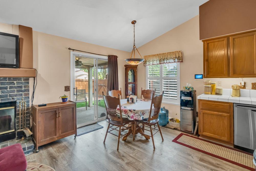 Detail Gallery Image 16 of 40 For 8254 Arroyo Vista Dr, Sacramento,  CA 95823 - 3 Beds | 2 Baths