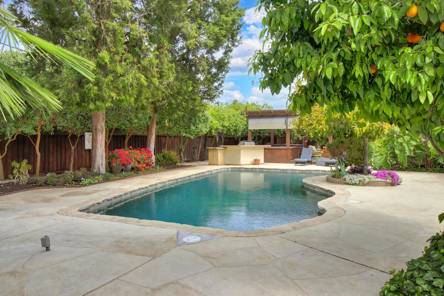 Detail Gallery Image 47 of 56 For 3841 American River Dr, Sacramento,  CA 95864 - 4 Beds | 3 Baths
