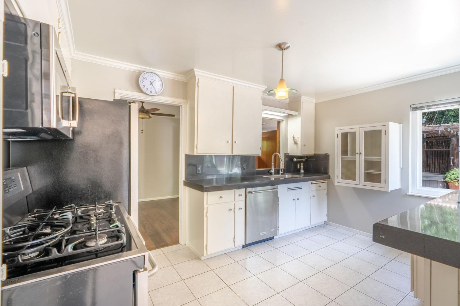 Detail Gallery Image 16 of 39 For 7516 Brentwood Dr, Stockton,  CA 95207 - 3 Beds | 1/1 Baths