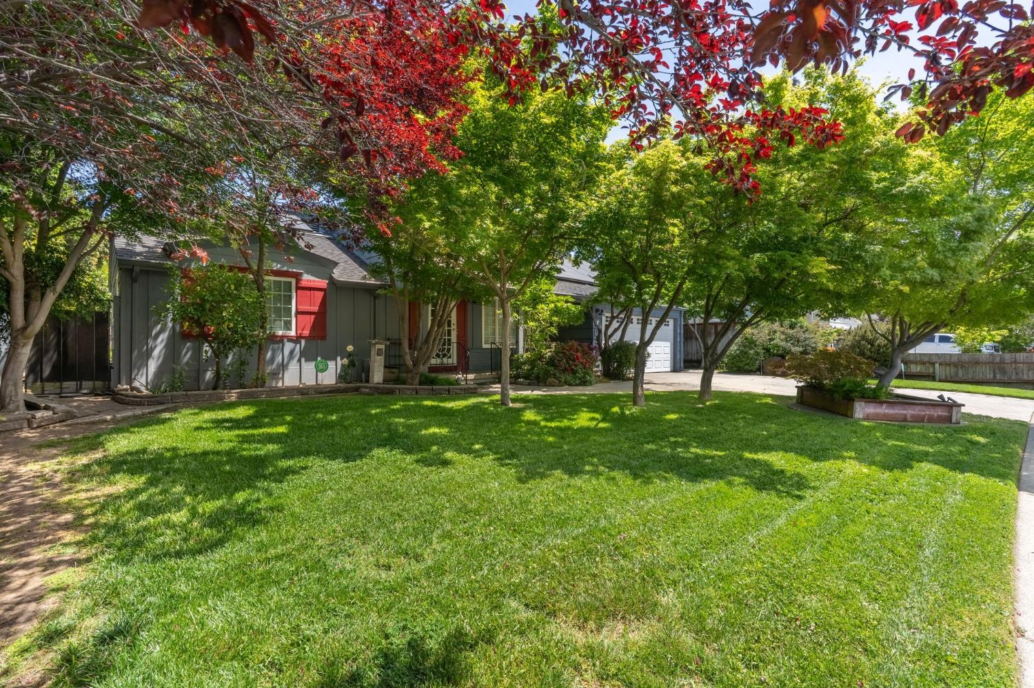 Detail Gallery Image 3 of 39 For 7516 Brentwood Dr, Stockton,  CA 95207 - 3 Beds | 1/1 Baths