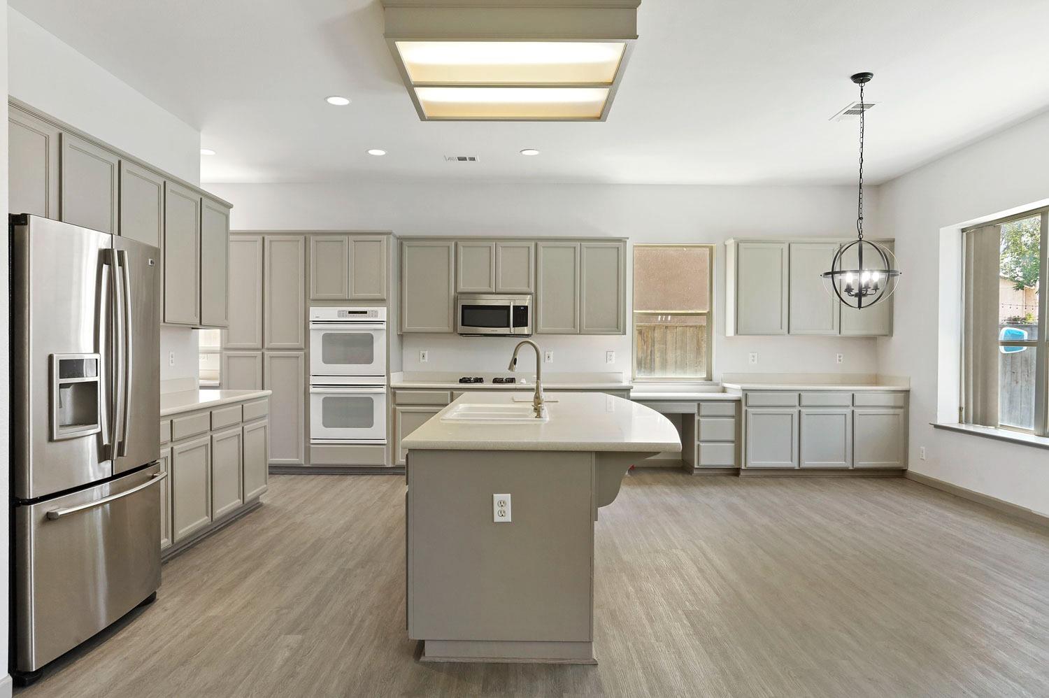 Detail Gallery Image 13 of 64 For 619 Pecan Dr, Ripon,  CA 95366 - 5 Beds | 4 Baths