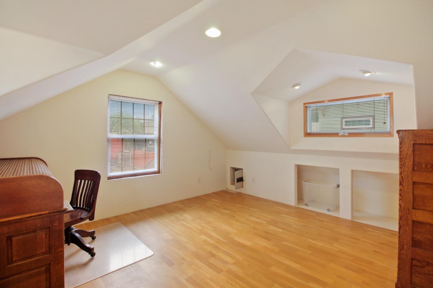 Detail Gallery Image 39 of 58 For 2322 I St, Sacramento,  CA 95816 - 4 Beds | 2 Baths