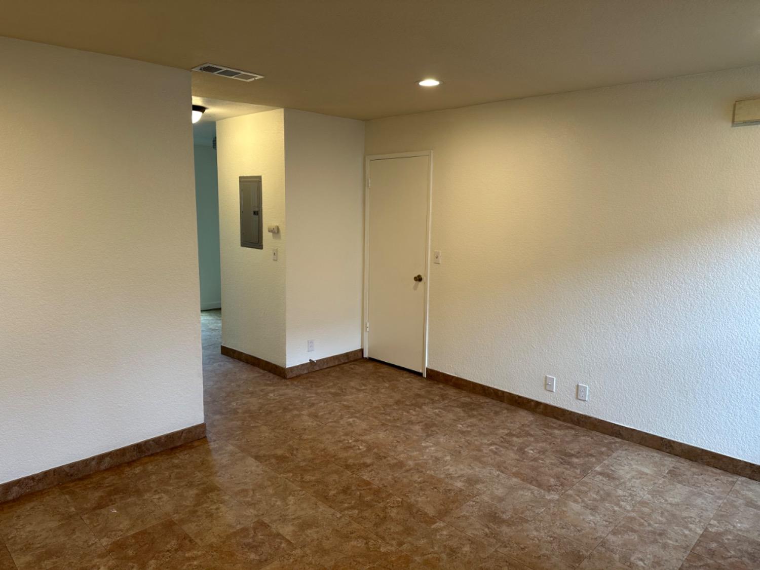 Photo #4: 225054126 Listing: Photo #4