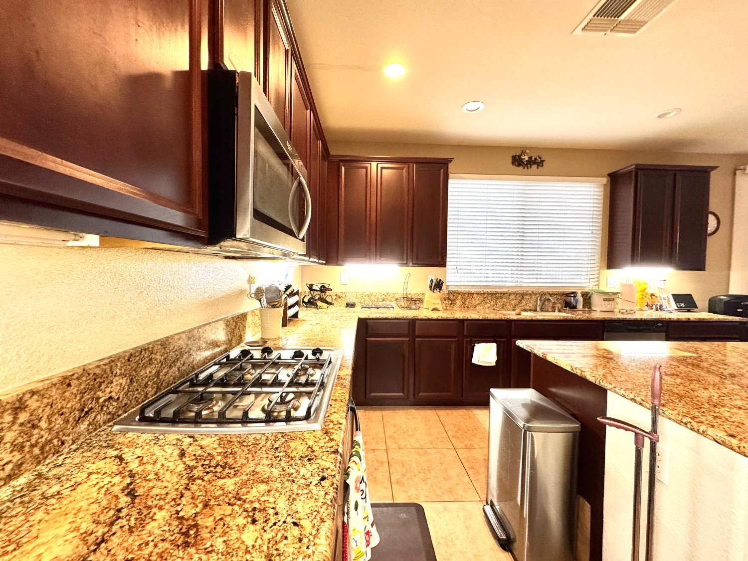 Accordion Way, Rancho Cordova, California image 11