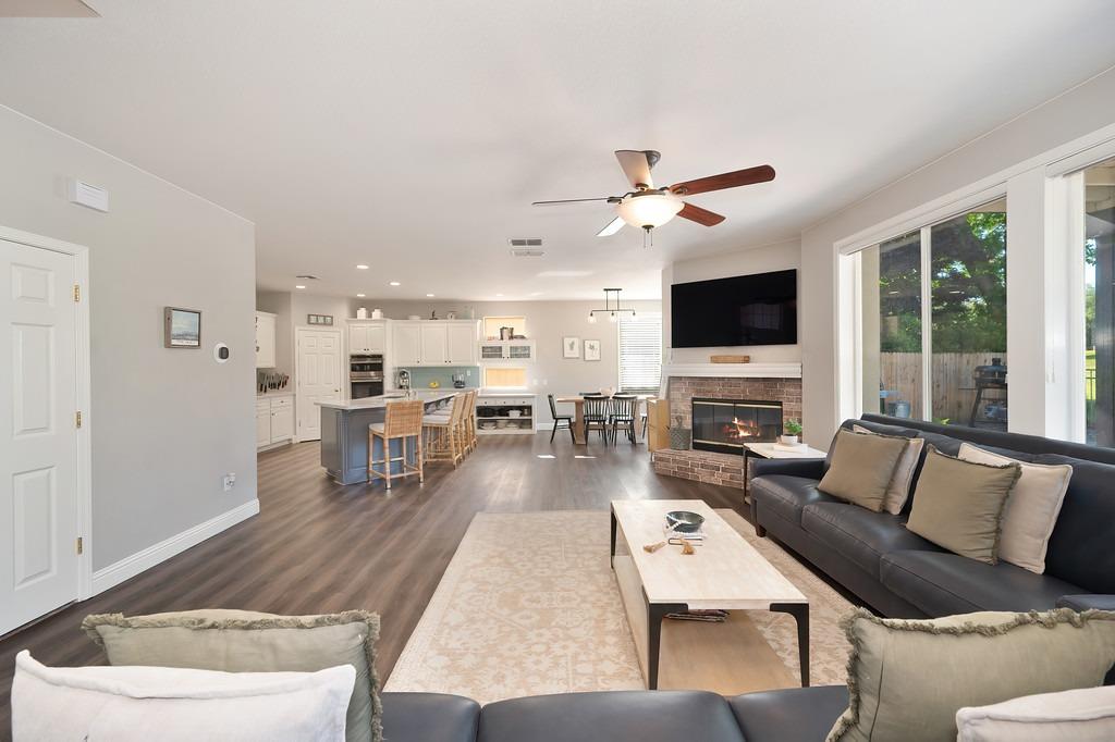 Detail Gallery Image 14 of 85 For 7301 Neblina Ct, Rancho Murieta,  CA 95683 - 4 Beds | 3 Baths