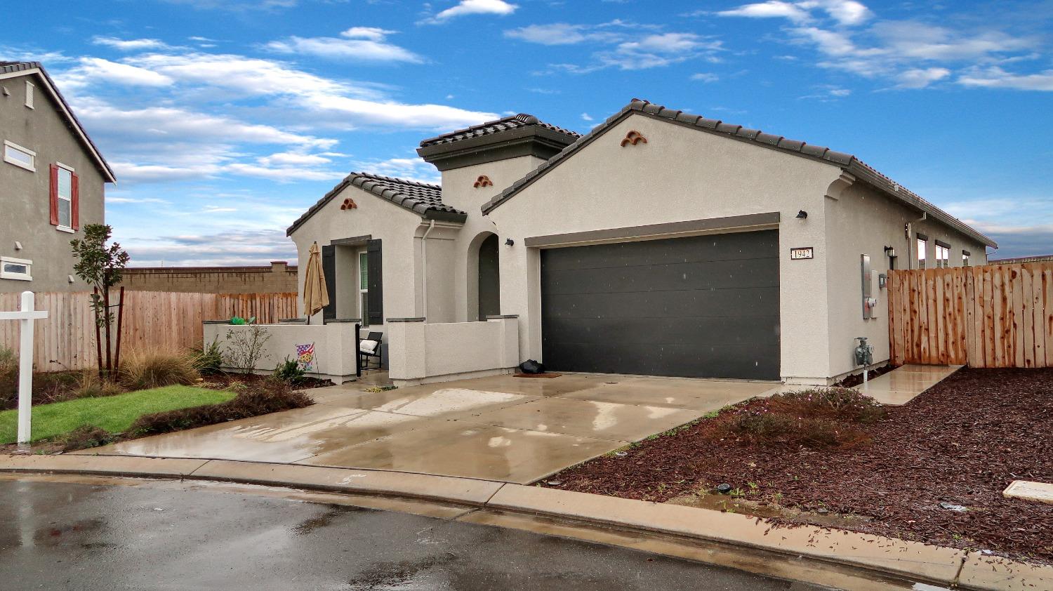 Detail Gallery Image 3 of 33 For 1942 Carmel Ranch Cir, Oakdale,  CA 95361 - 4 Beds | 3 Baths