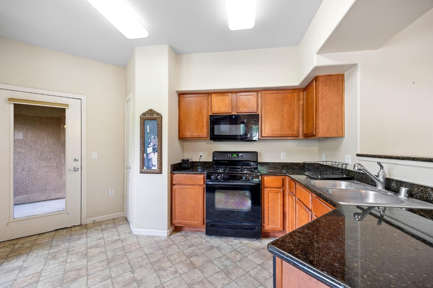 Photo #9: 225054575 Listing: Photo #9