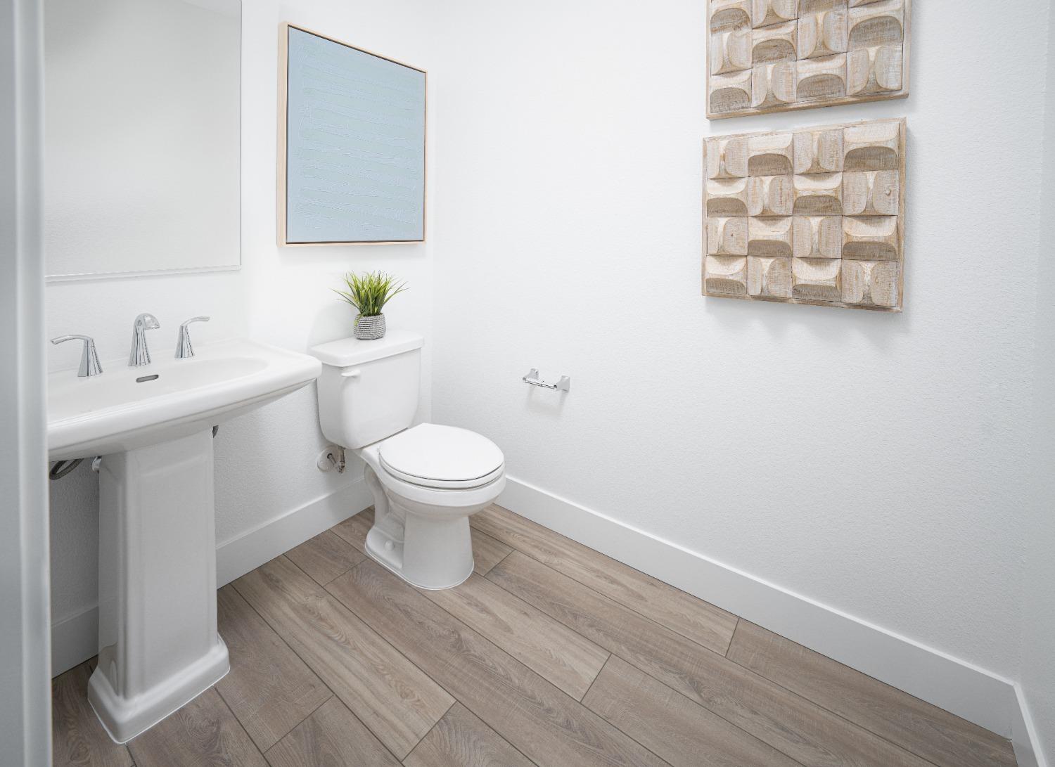 Detail Gallery Image 16 of 17 For 4032 Happy Camper Way, Roseville,  CA 95747 - 4 Beds | 3/1 Baths