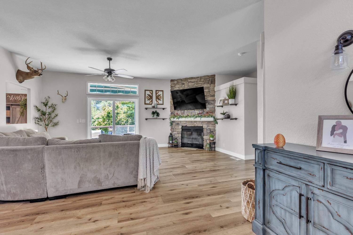Big Oak Lane, Browns Valley, California image 6