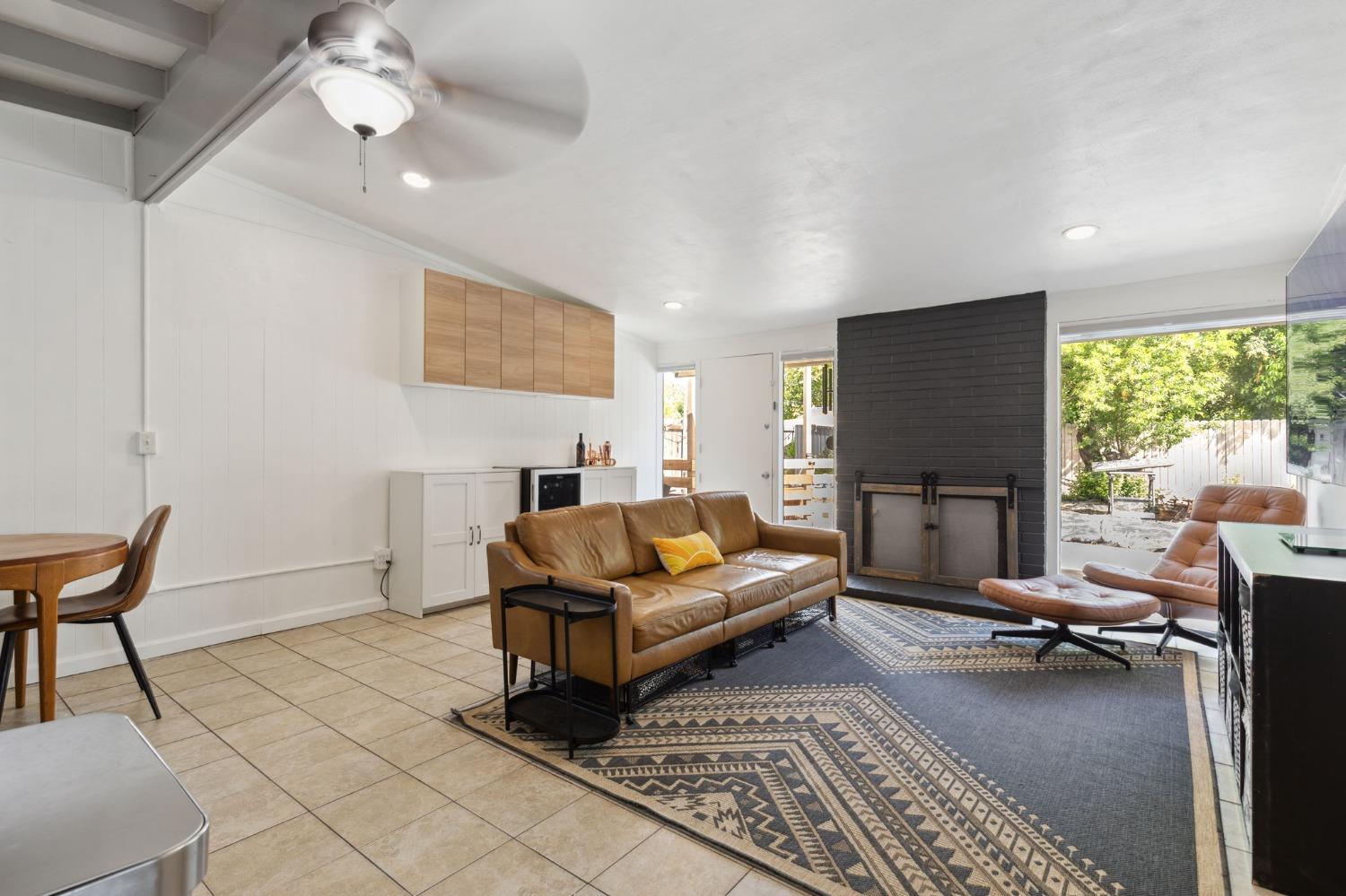 Hobson Avenue, West Sacramento, California image 7