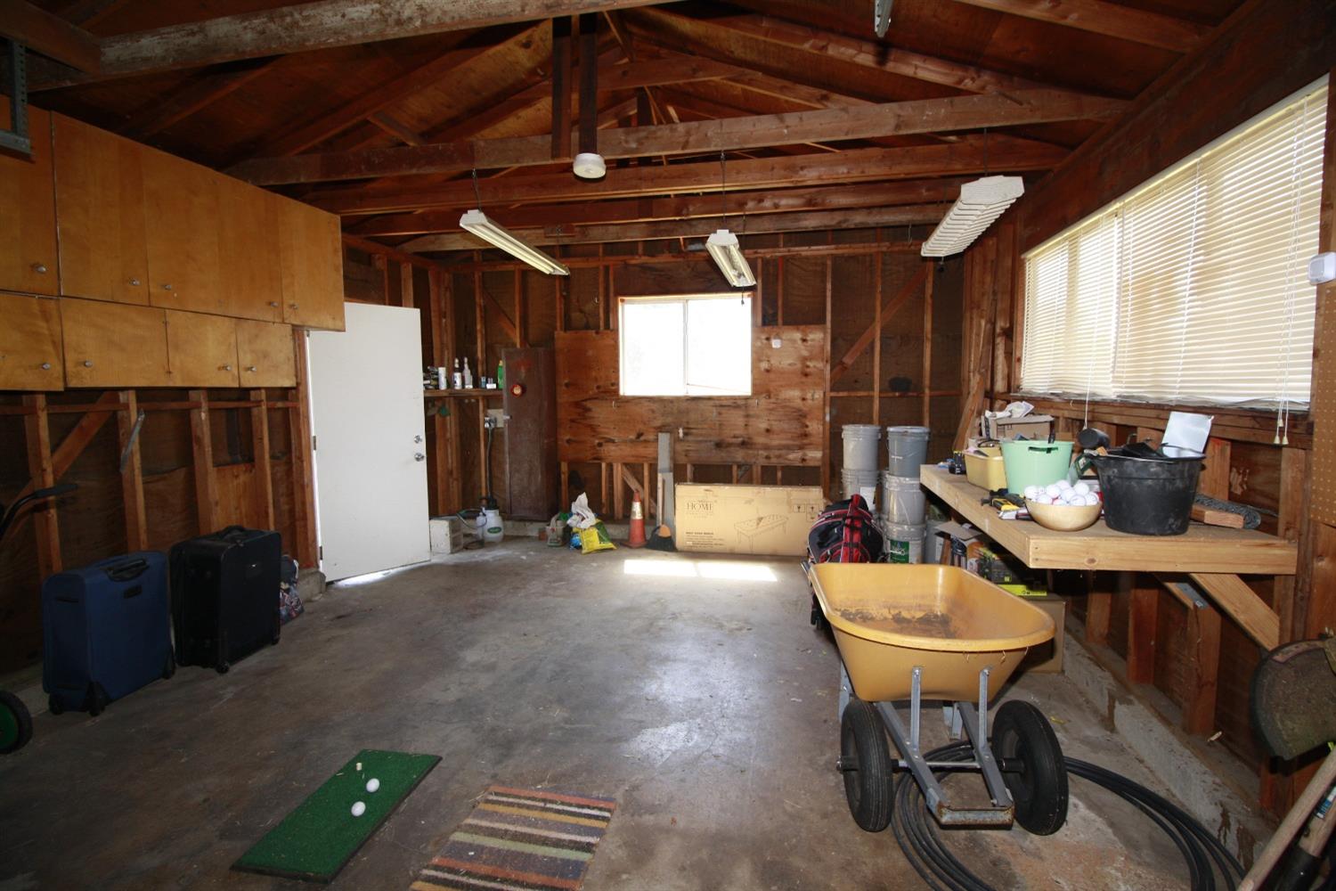 Detail Gallery Image 43 of 54 For 2221 Middleberry Rd, Sacramento,  CA 95815 - 3 Beds | 2 Baths