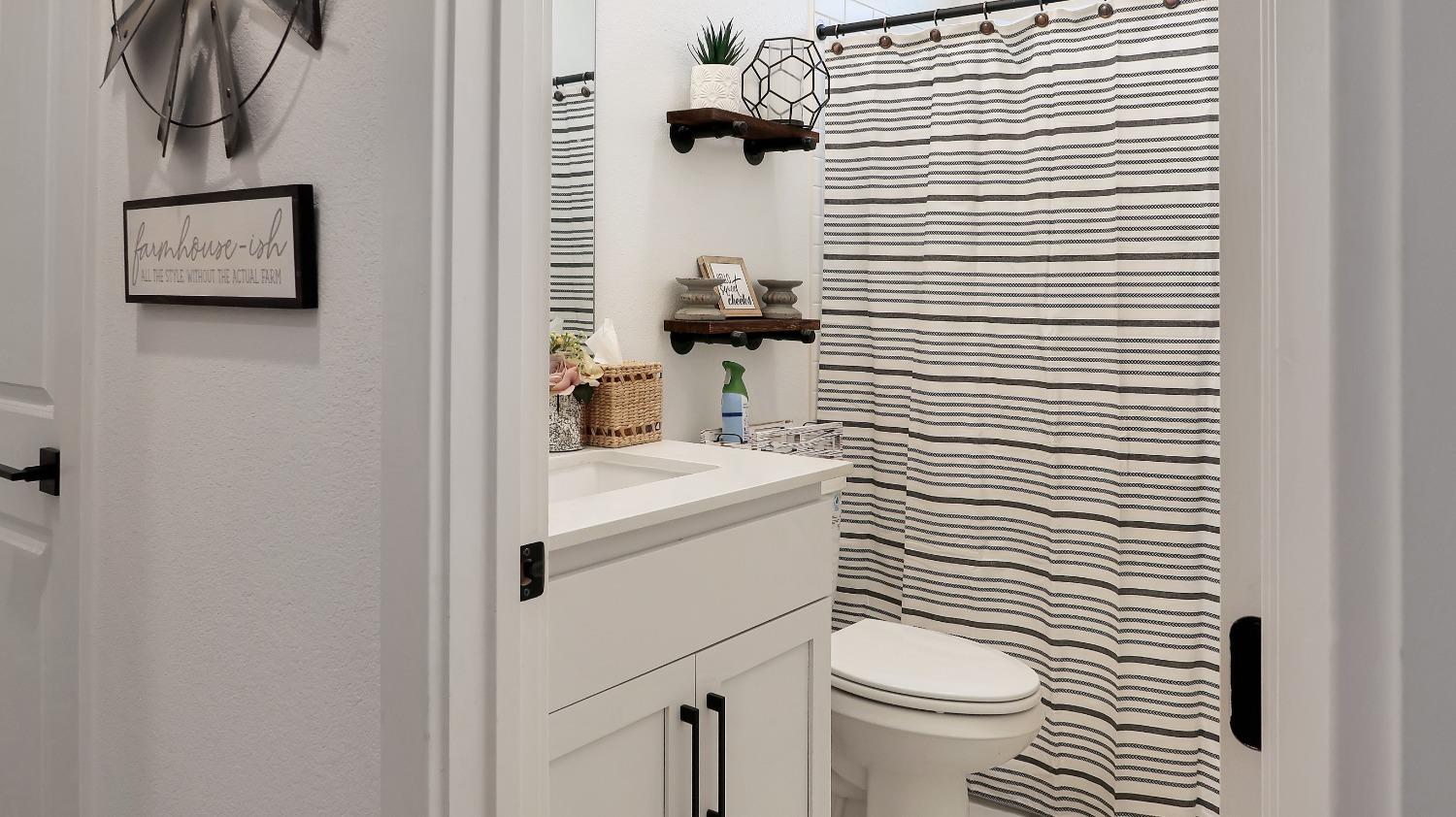Detail Gallery Image 7 of 33 For 1942 Carmel Ranch Cir, Oakdale,  CA 95361 - 4 Beds | 3 Baths