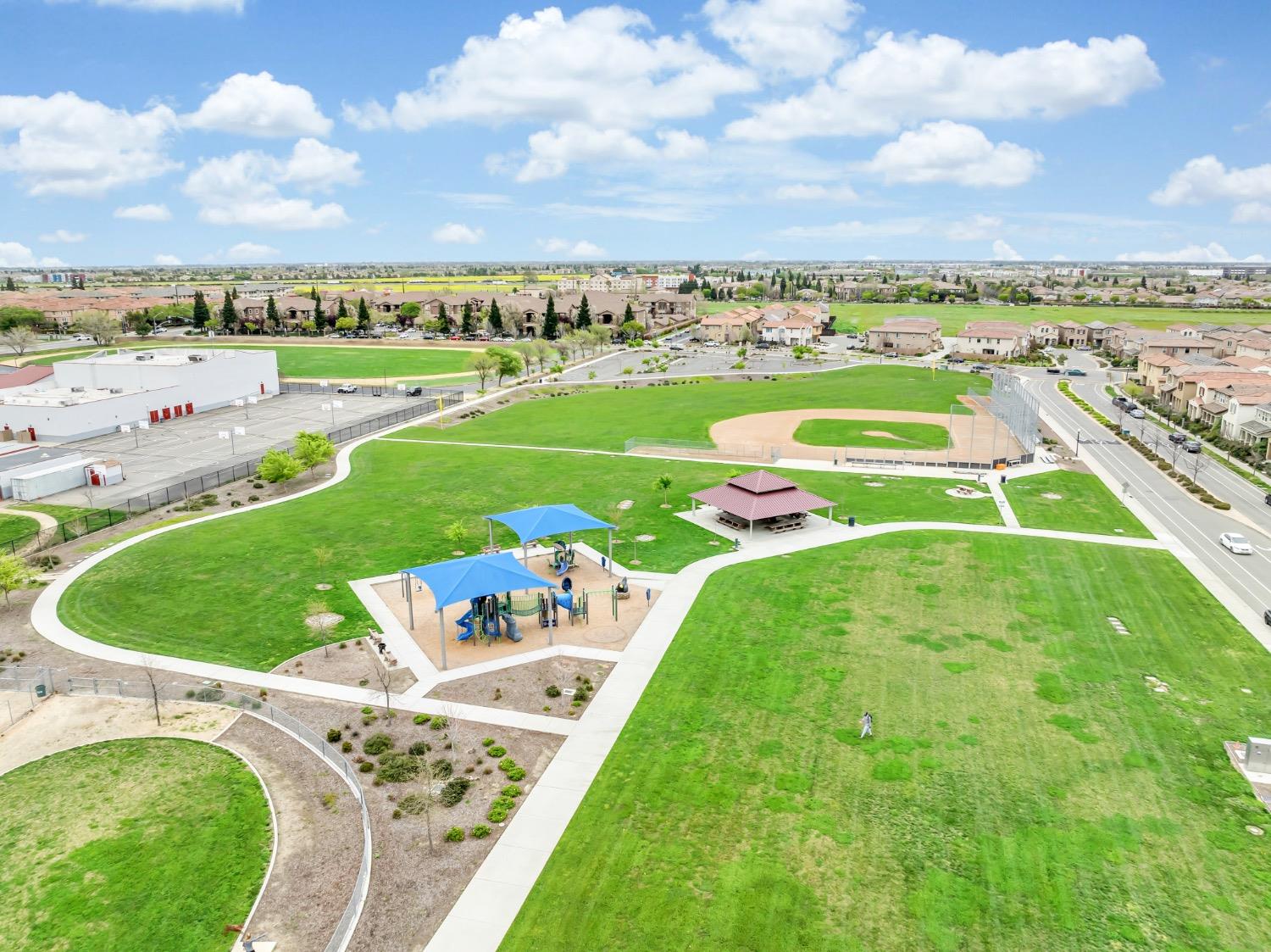 Hovnanian Drive, Sacramento, California image 44