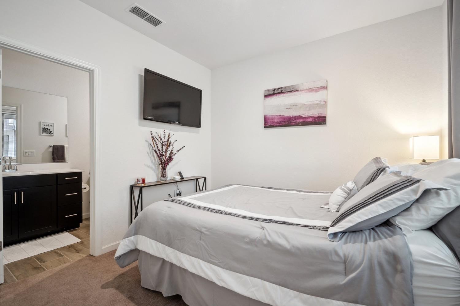 Parklane Drive, Hayward, California image 2