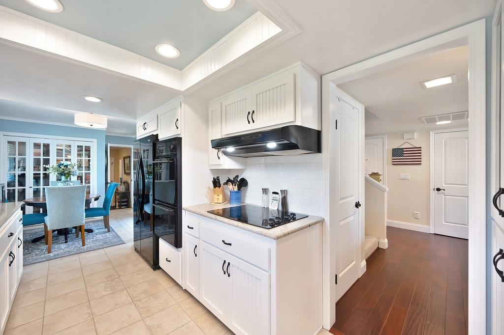 Photo #11: 225054009 Listing: Photo #11