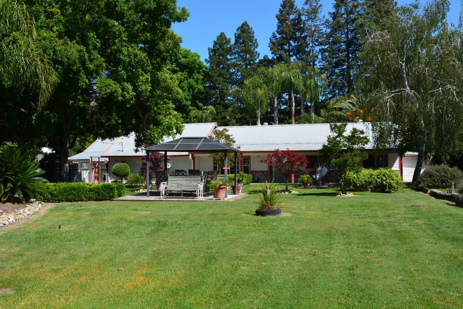 Detail Gallery Image 1 of 74 For 13521 Yosemite Blvd, Waterford,  CA 95386 - 3 Beds | 2 Baths