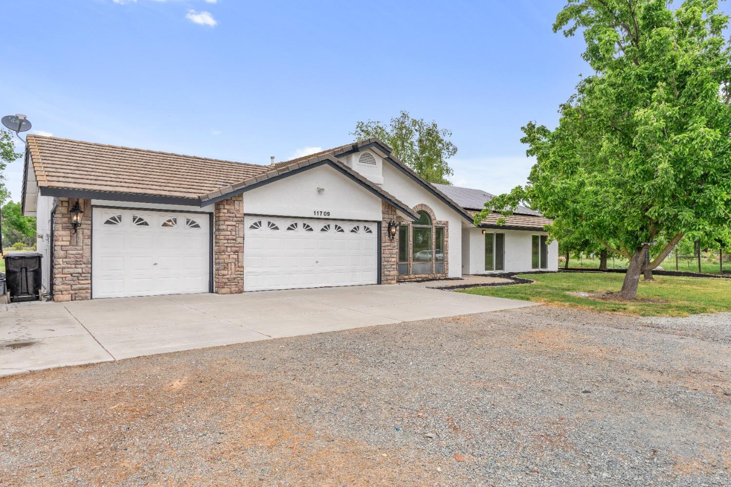 Detail Gallery Image 8 of 58 For 11709 Quiggle Rd, Herald,  CA 95638 - 5 Beds | 2/1 Baths