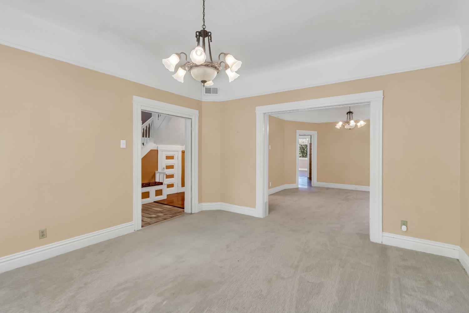 Detail Gallery Image 17 of 91 For 2321 H St, Sacramento,  CA 95816 - 4 Beds | 2 Baths
