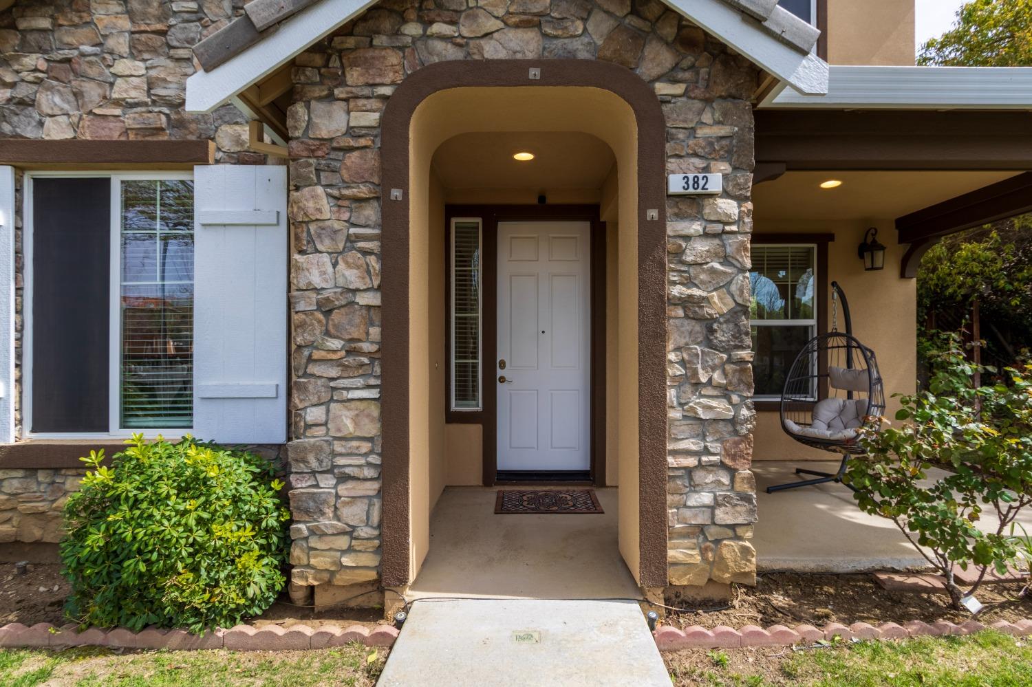 Detail Gallery Image 4 of 68 For 382 S Central Pkwy, Mountain House,  CA 95391 - 4 Beds | 4 Baths