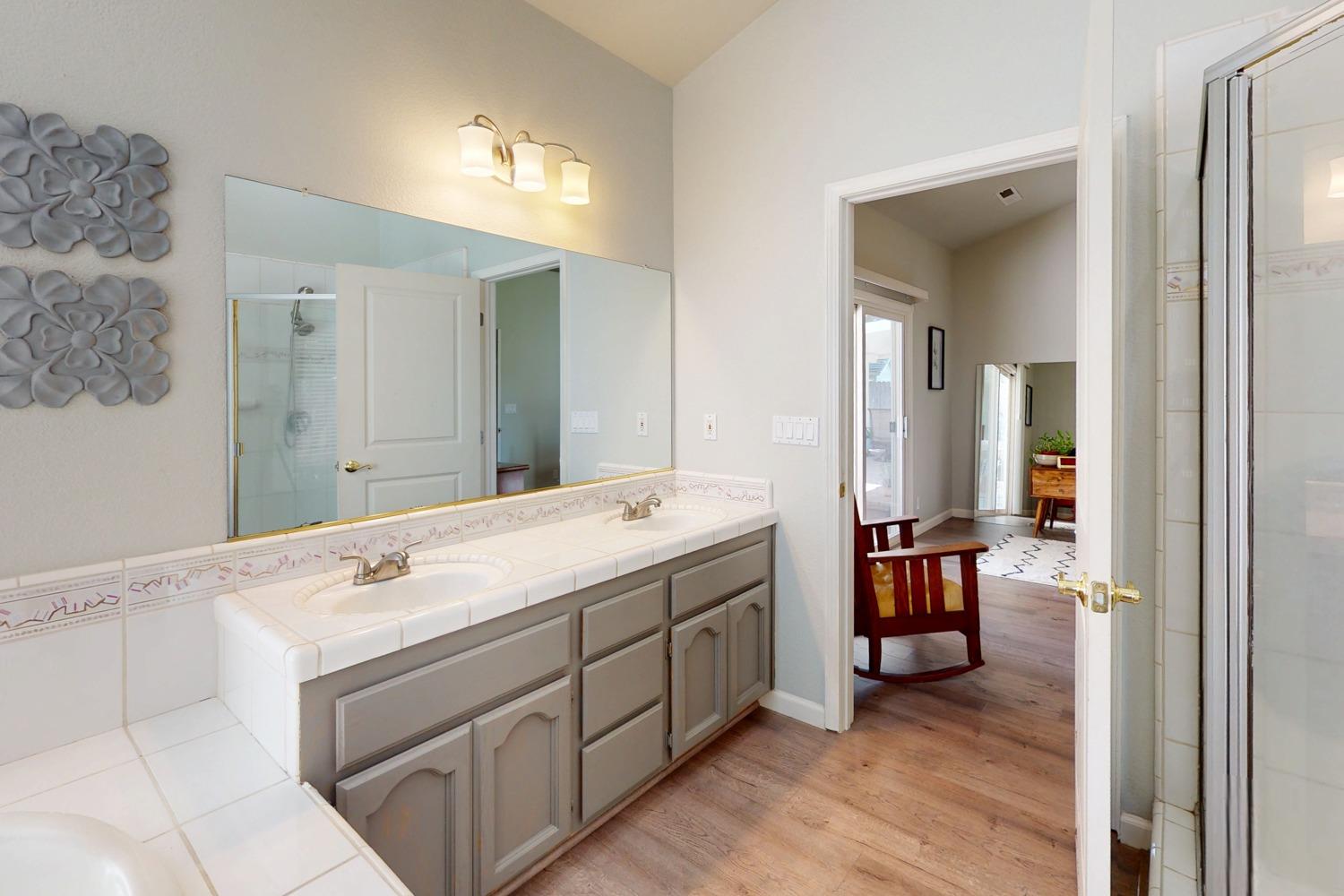 Yorktown Drive, Yuba City, California image 33