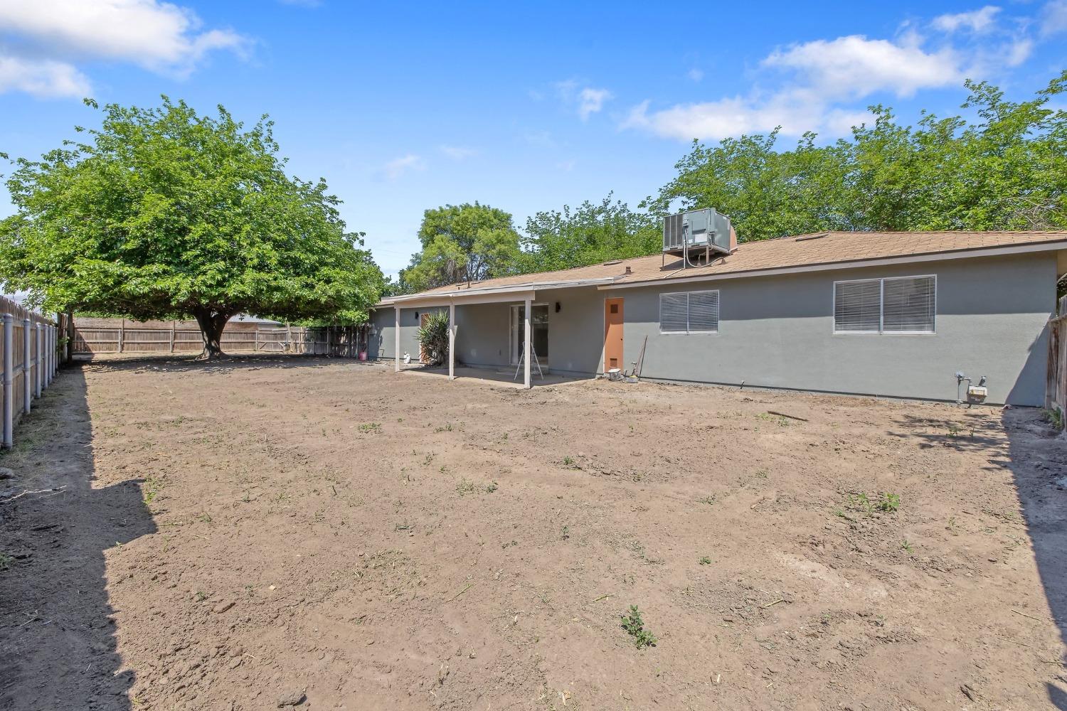 W Woods Avenue, Tipton, California image 33