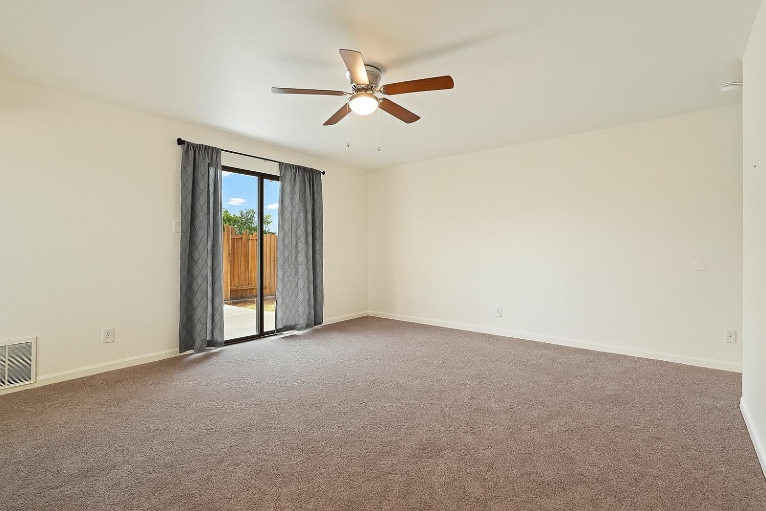 Detail Gallery Image 6 of 23 For 6904 Allegheny Pl, Stockton,  CA 95219 - 3 Beds | 1 Baths