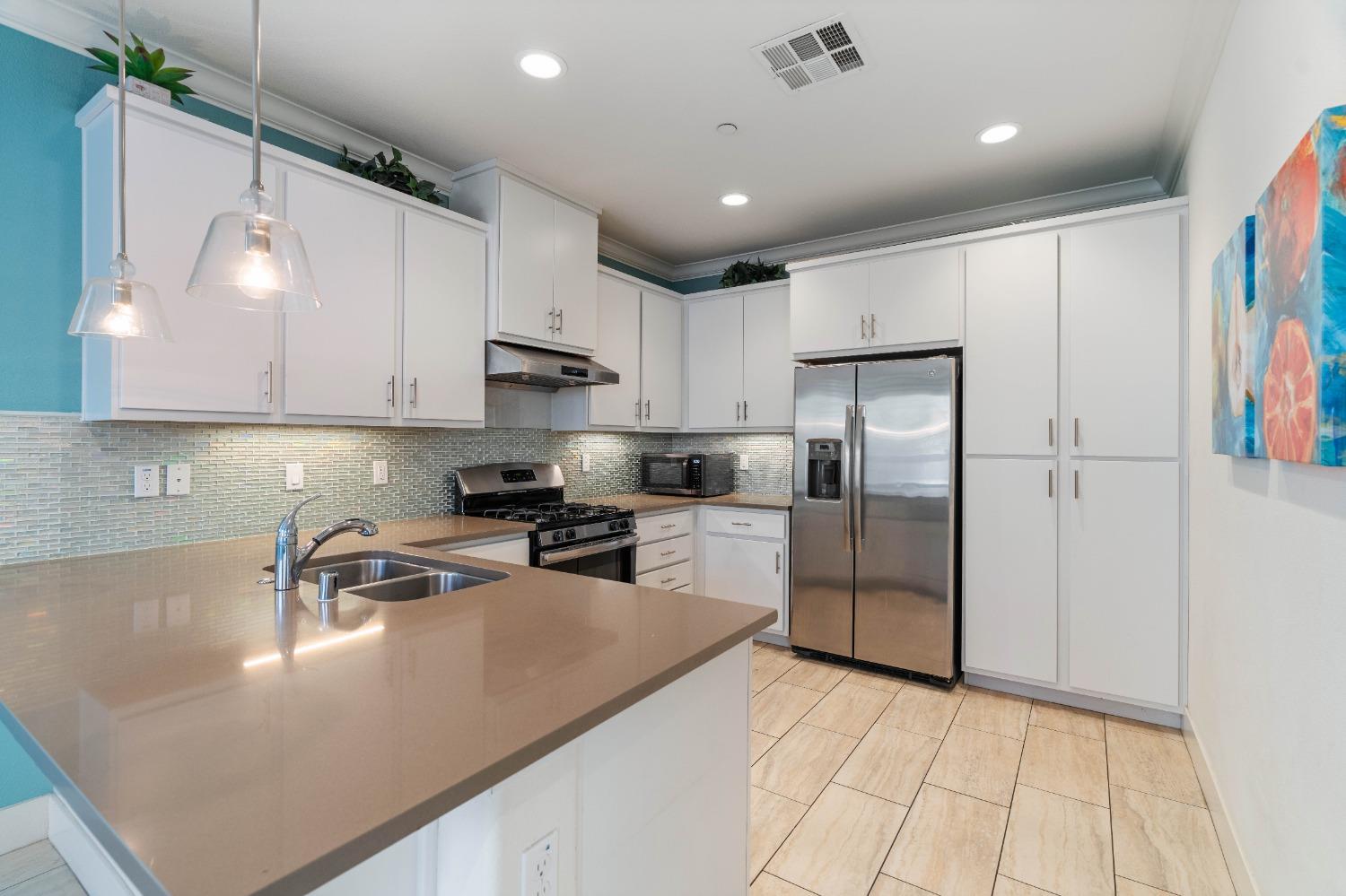 Detail Gallery Image 11 of 35 For 3651 Odessa Ln, Sacramento,  CA 95834 - 3 Beds | 2/1 Baths