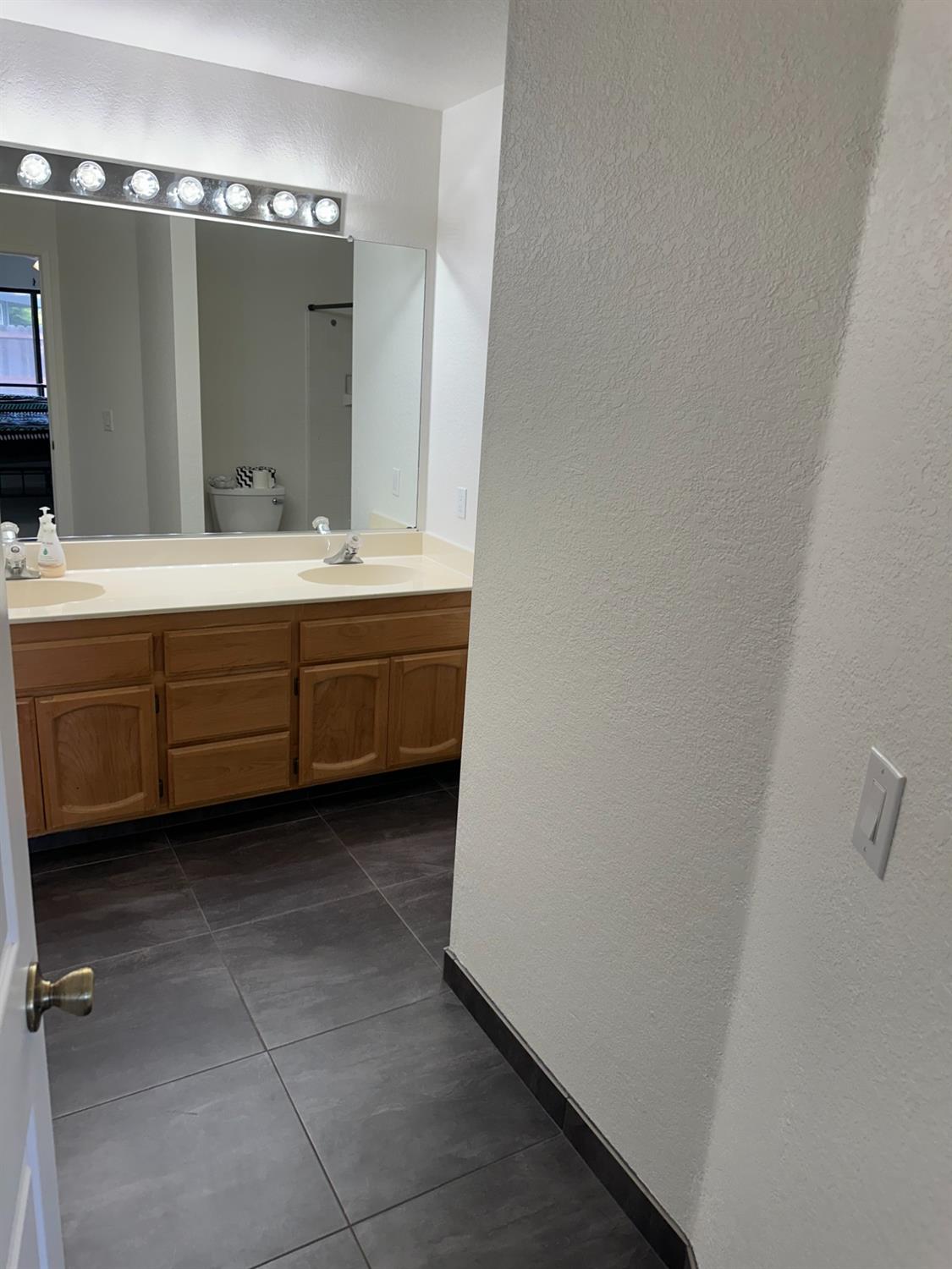 Detail Gallery Image 35 of 44 For 633 Holly Ct, Galt,  CA 95632 - 3 Beds | 2 Baths