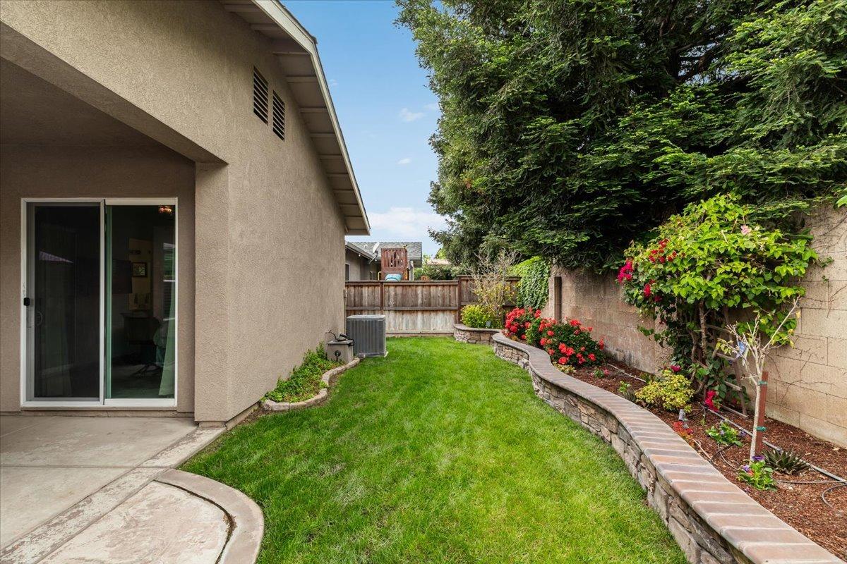 Ives Street, Modesto, California image 31