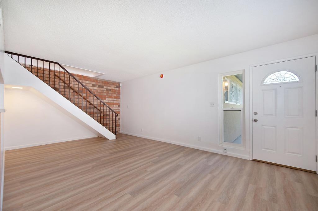Photo #7: 225054079 Listing: Photo #7