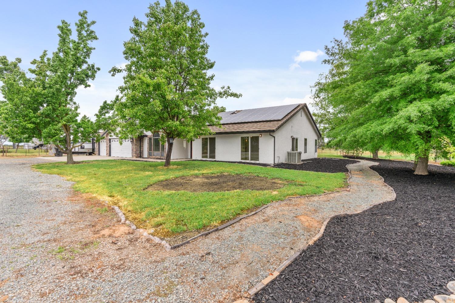 Detail Gallery Image 9 of 58 For 11709 Quiggle Rd, Herald,  CA 95638 - 5 Beds | 2/1 Baths