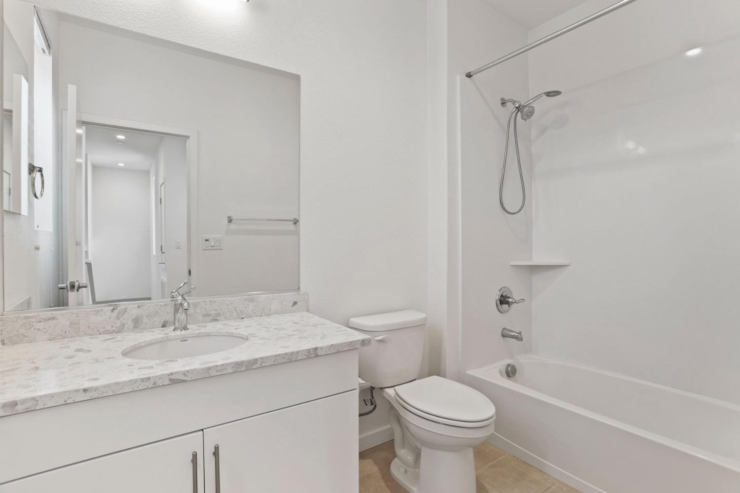 Photo #26: 225053792 Listing: Photo #26