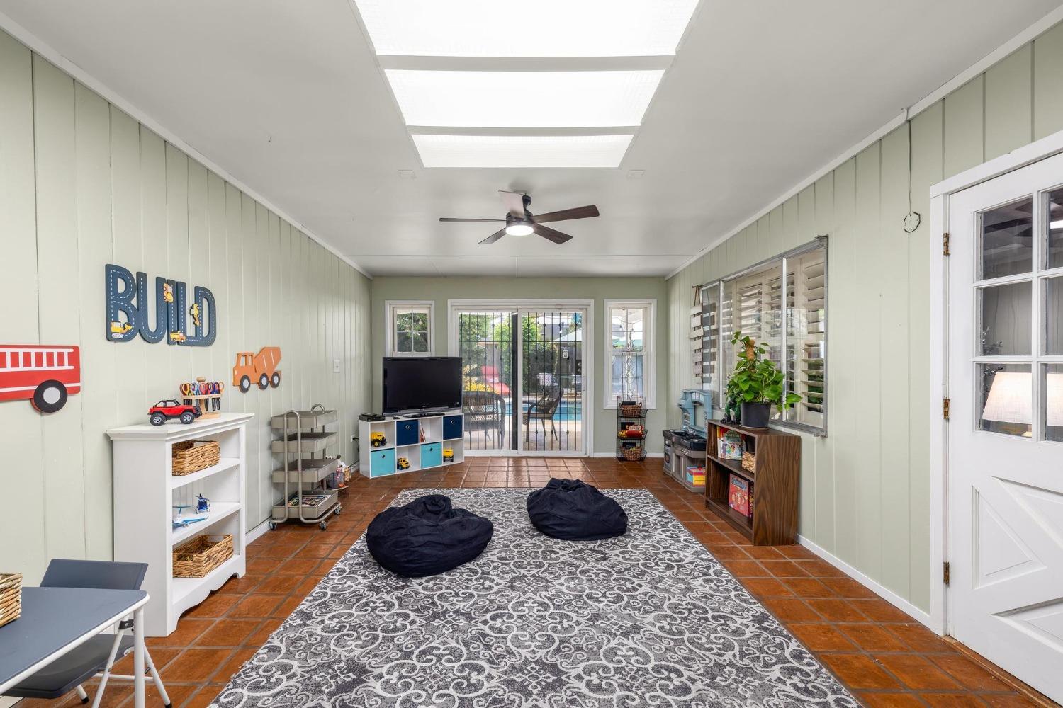 W Mendocino Avenue, Stockton, California image 30