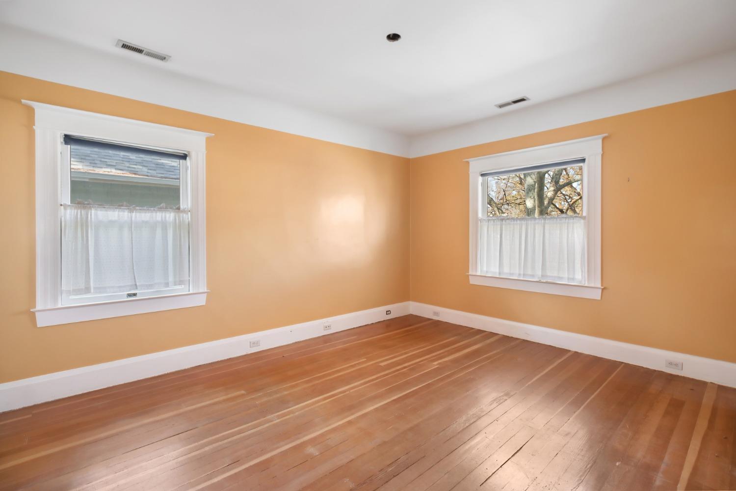 Detail Gallery Image 31 of 58 For 2322 I St, Sacramento,  CA 95816 - 4 Beds | 2 Baths