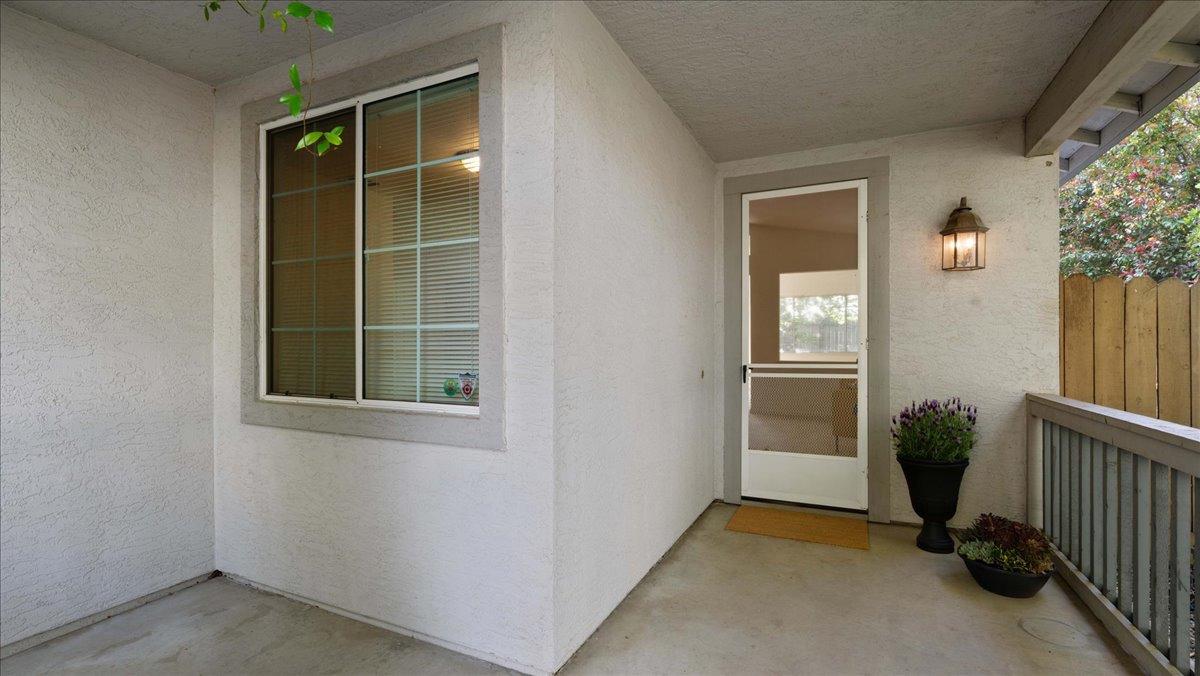 E Knopfler Circle, Folsom, California image 4