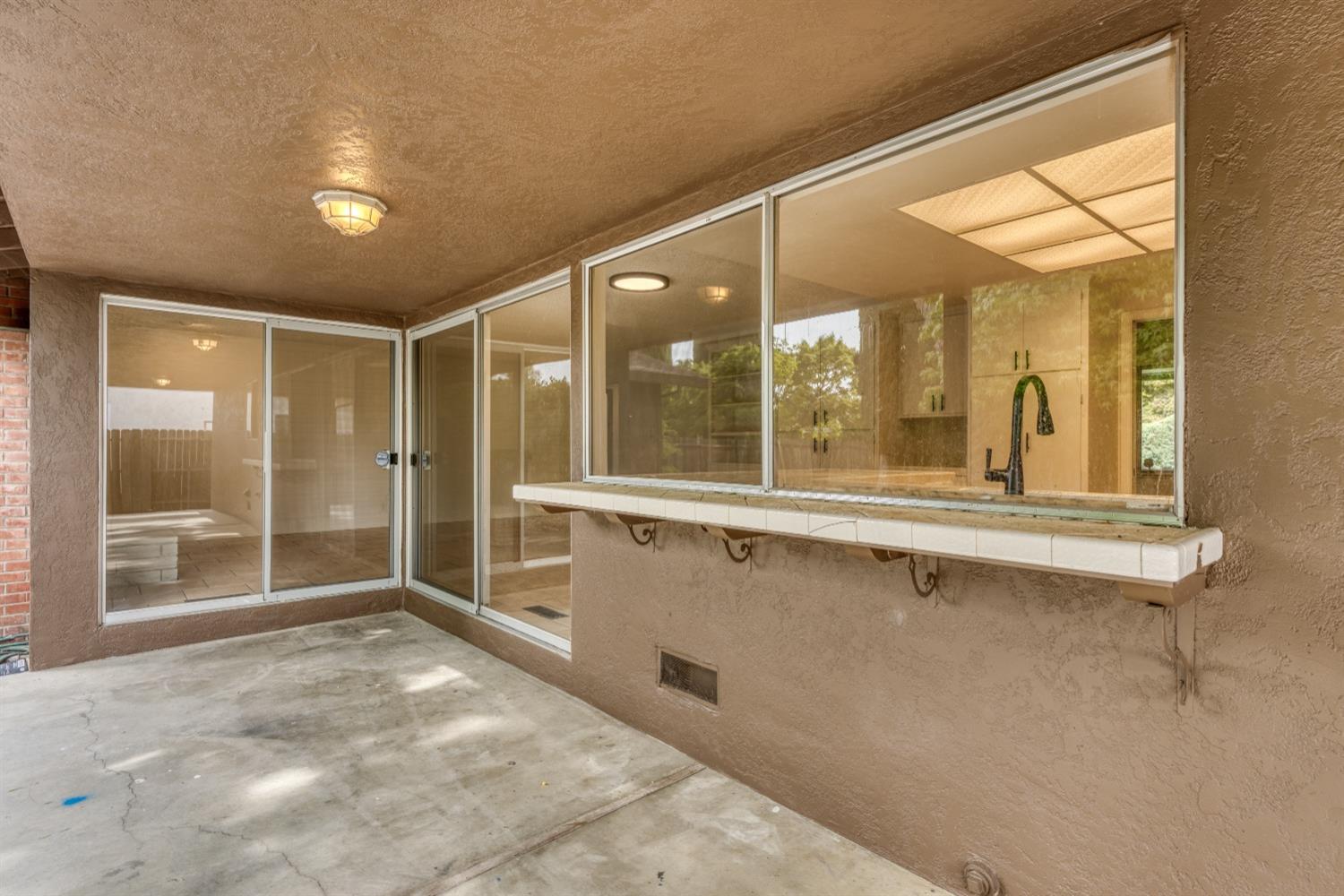 Rivercrest Drive, Sacramento, California image 23