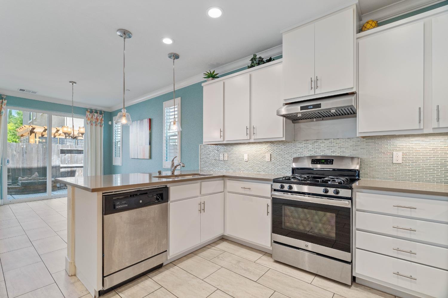 Detail Gallery Image 12 of 35 For 3651 Odessa Ln, Sacramento,  CA 95834 - 3 Beds | 2/1 Baths