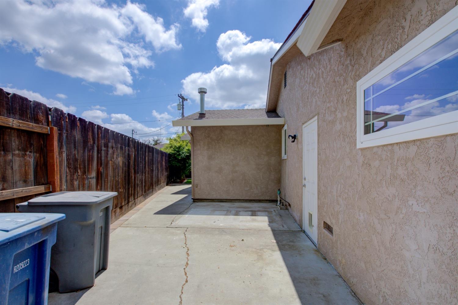 Teak Avenue, Merced, California image 27