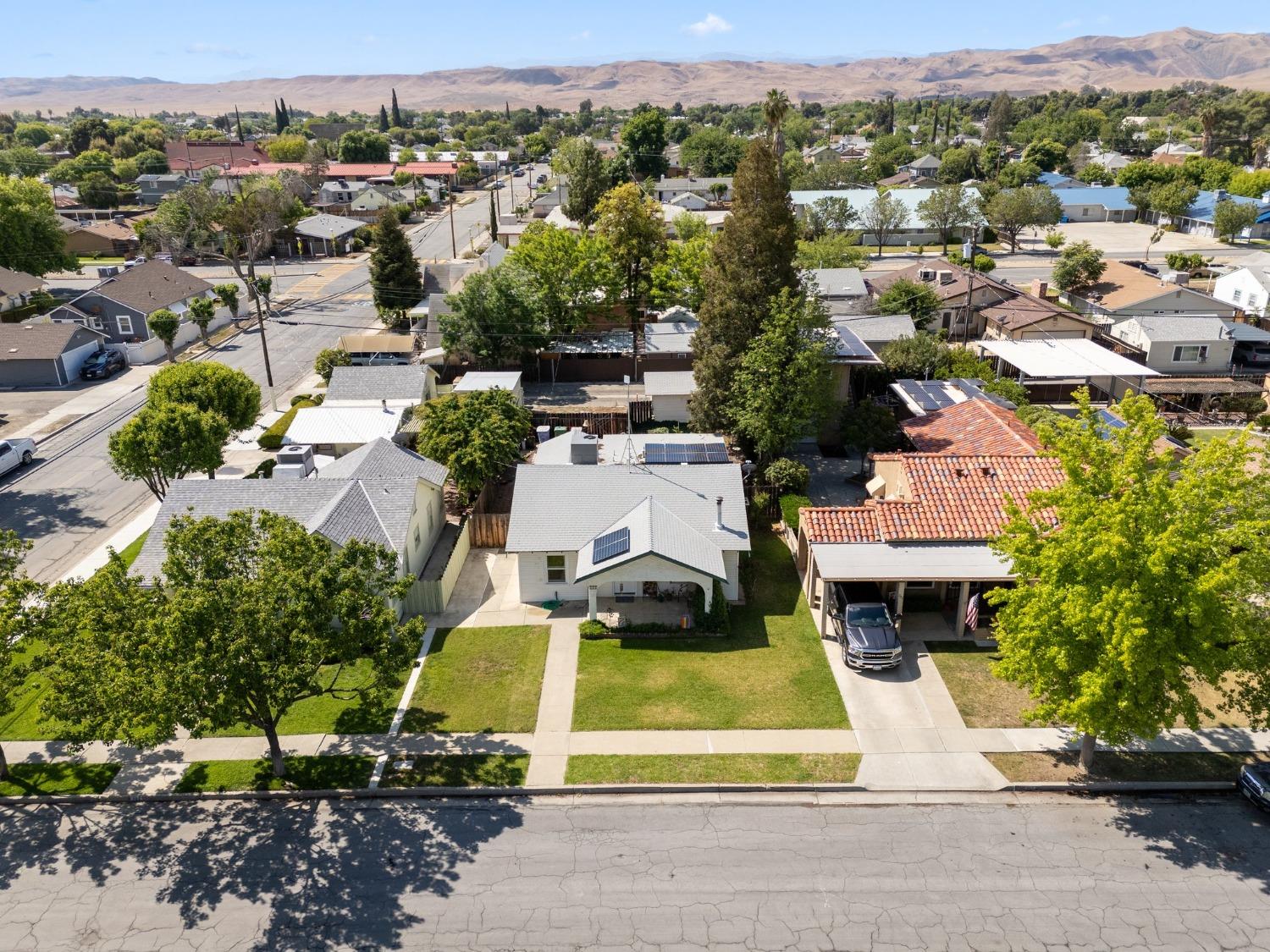 College Avenue, Coalinga, California image 23