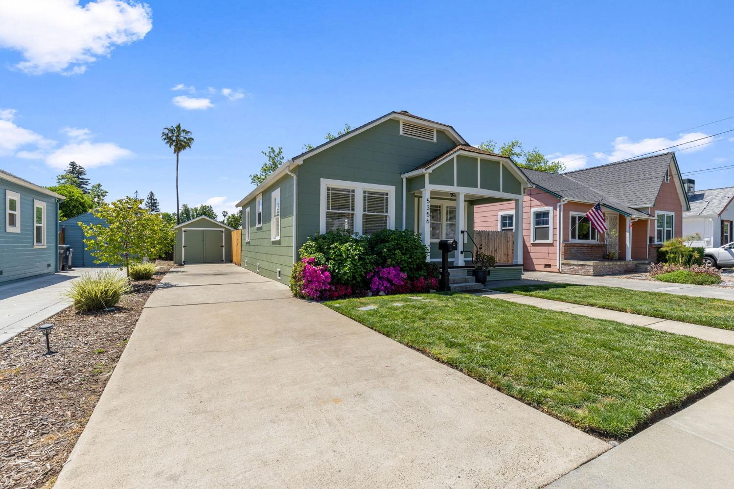 Detail Gallery Image 3 of 29 For 5356 8th Ave, Sacramento,  CA 95820 - 2 Beds | 1 Baths