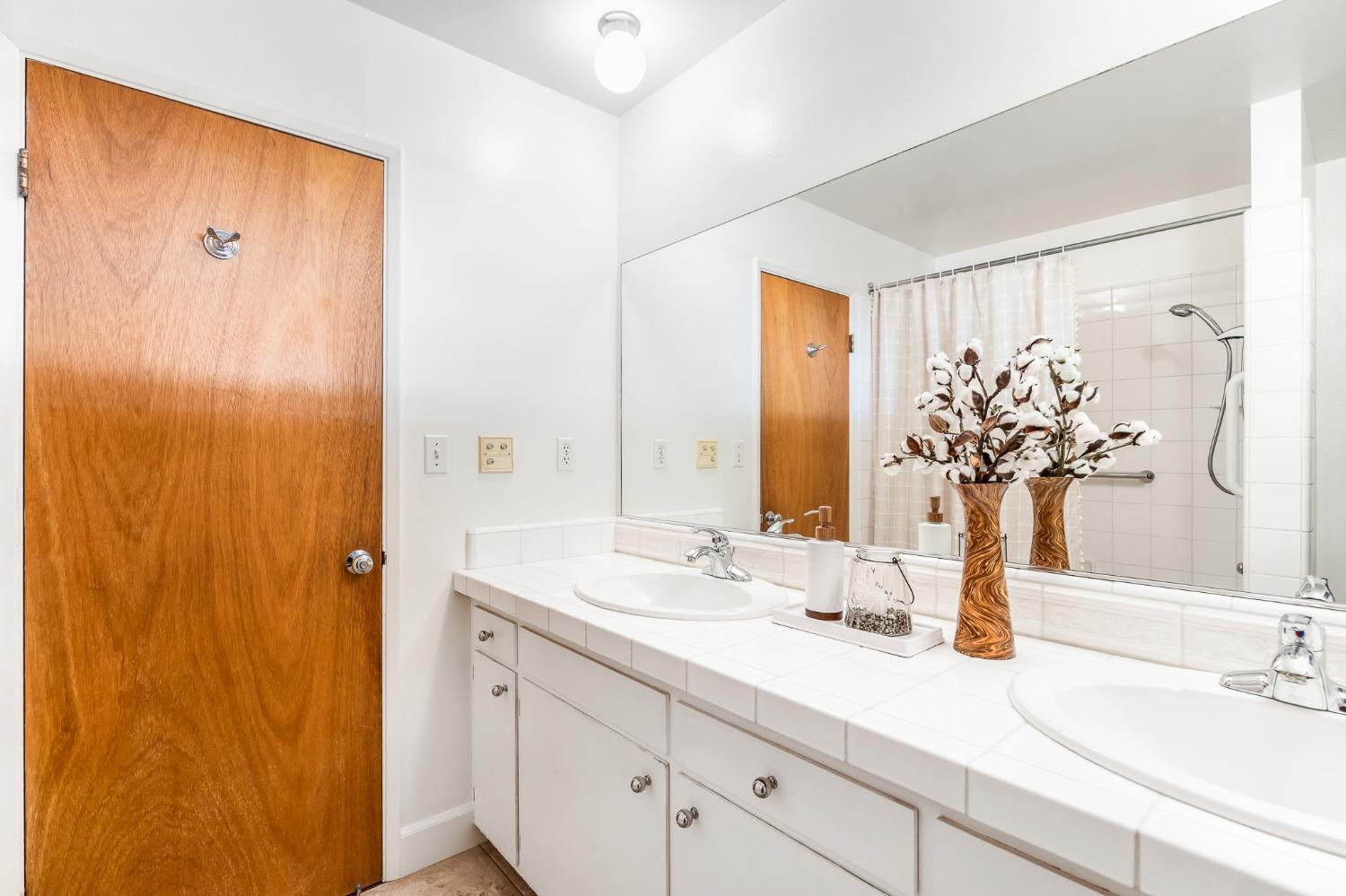 Meadowbrook Drive, Davis, California image 44