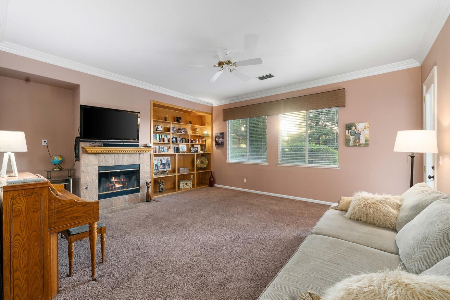 Detail Gallery Image 10 of 58 For 7788 Tigerwoods Dr, Sacramento,  CA 95829 - 5 Beds | 3/1 Baths