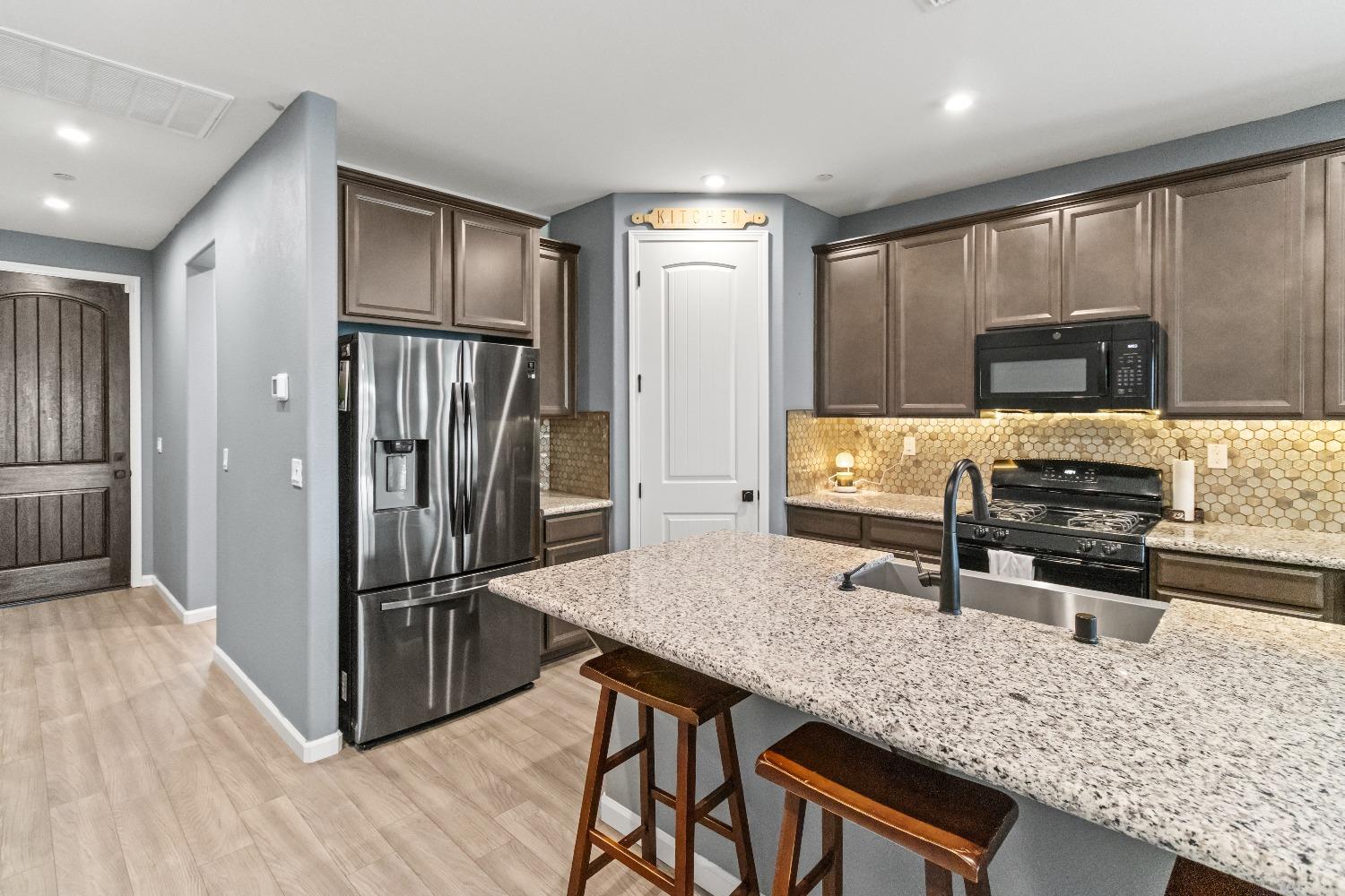 Kirkwood Court, Olivehurst, California image 8