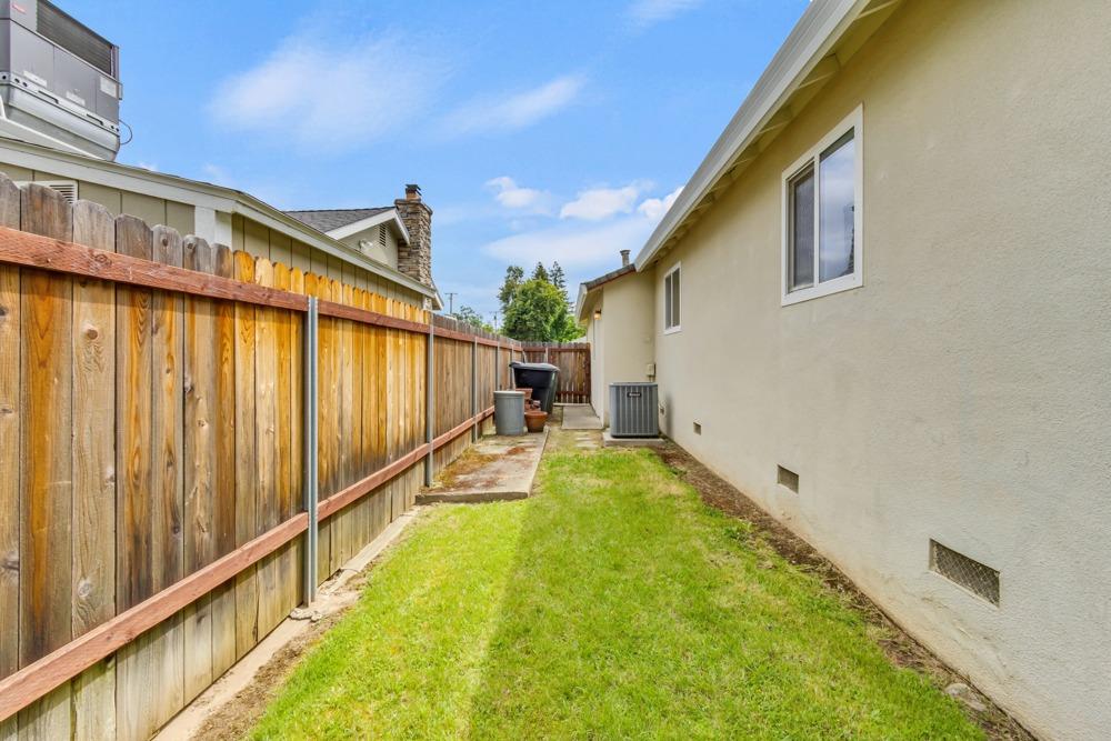 Saint James Drive, Carmichael, California image 46