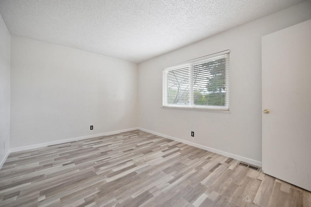 Photo #18: 225054136 Listing: Photo #18