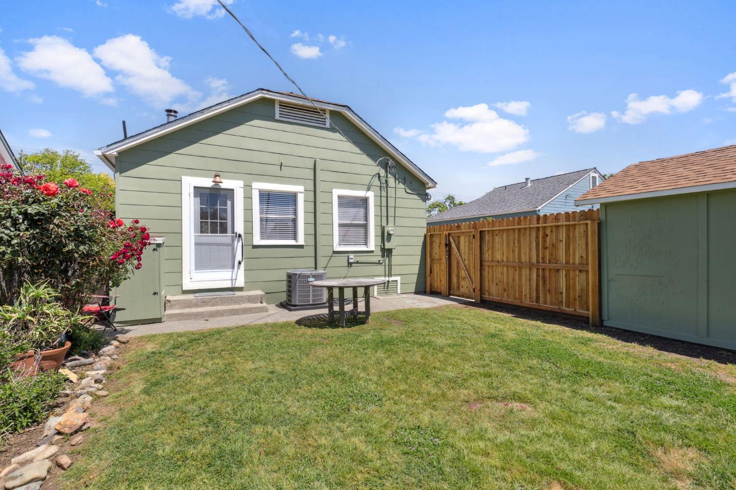 Detail Gallery Image 27 of 29 For 5356 8th Ave, Sacramento,  CA 95820 - 2 Beds | 1 Baths