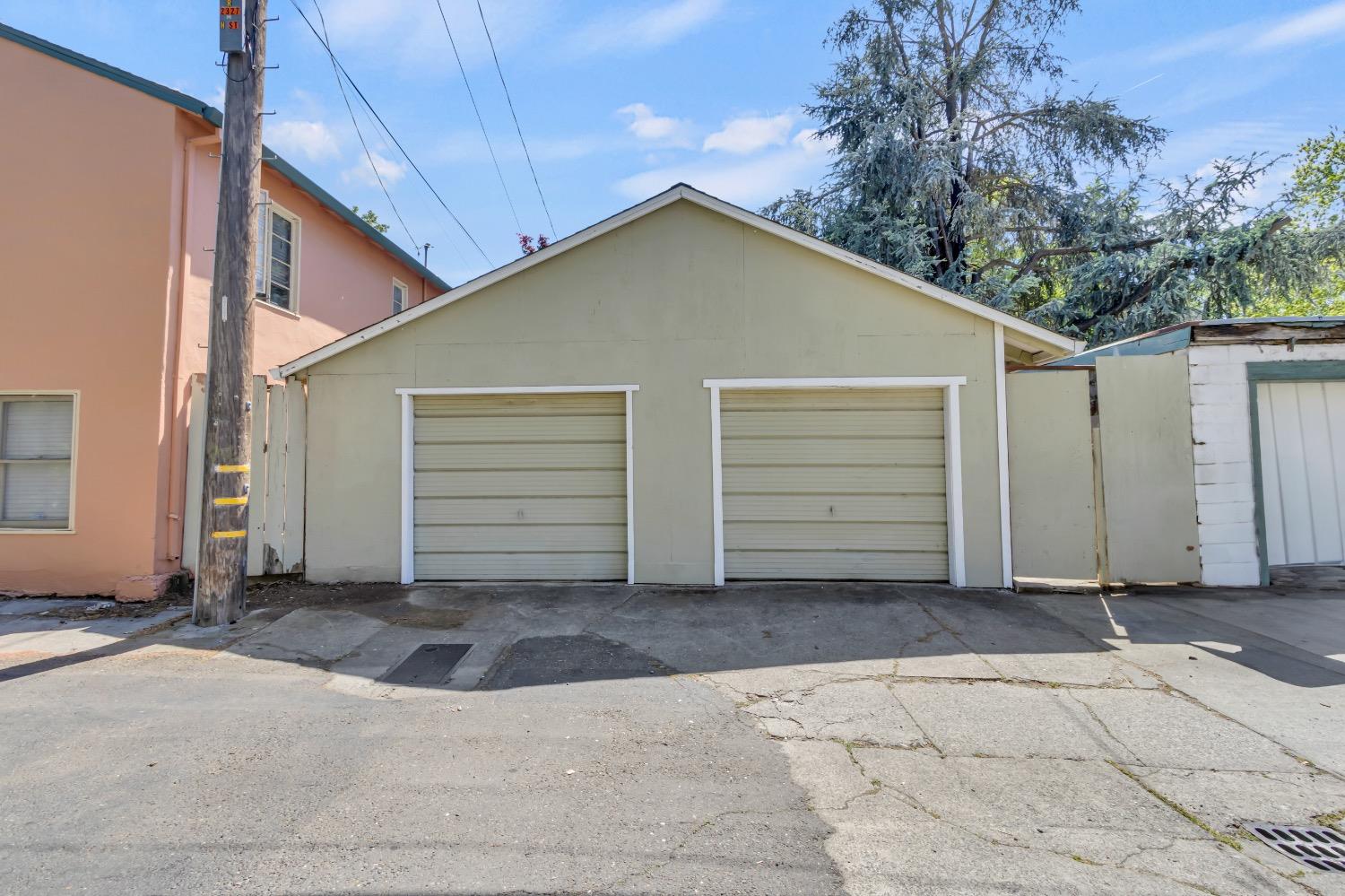 Detail Gallery Image 74 of 91 For 2321 H St, Sacramento,  CA 95816 - 4 Beds | 2 Baths