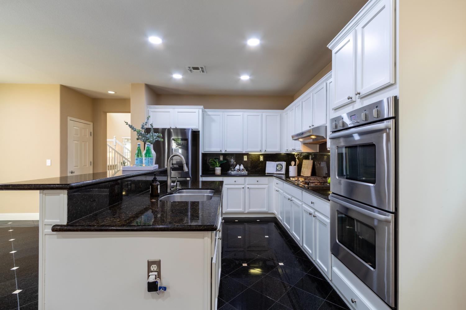 Detail Gallery Image 16 of 68 For 382 S Central Pkwy, Mountain House,  CA 95391 - 4 Beds | 4 Baths