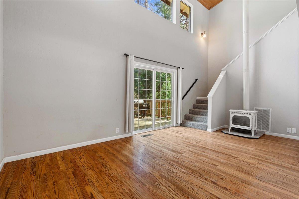 Detail Gallery Image 4 of 43 For 5820 Sierra Springs Dr, Pollock Pines,  CA 95726 - 3 Beds | 2 Baths