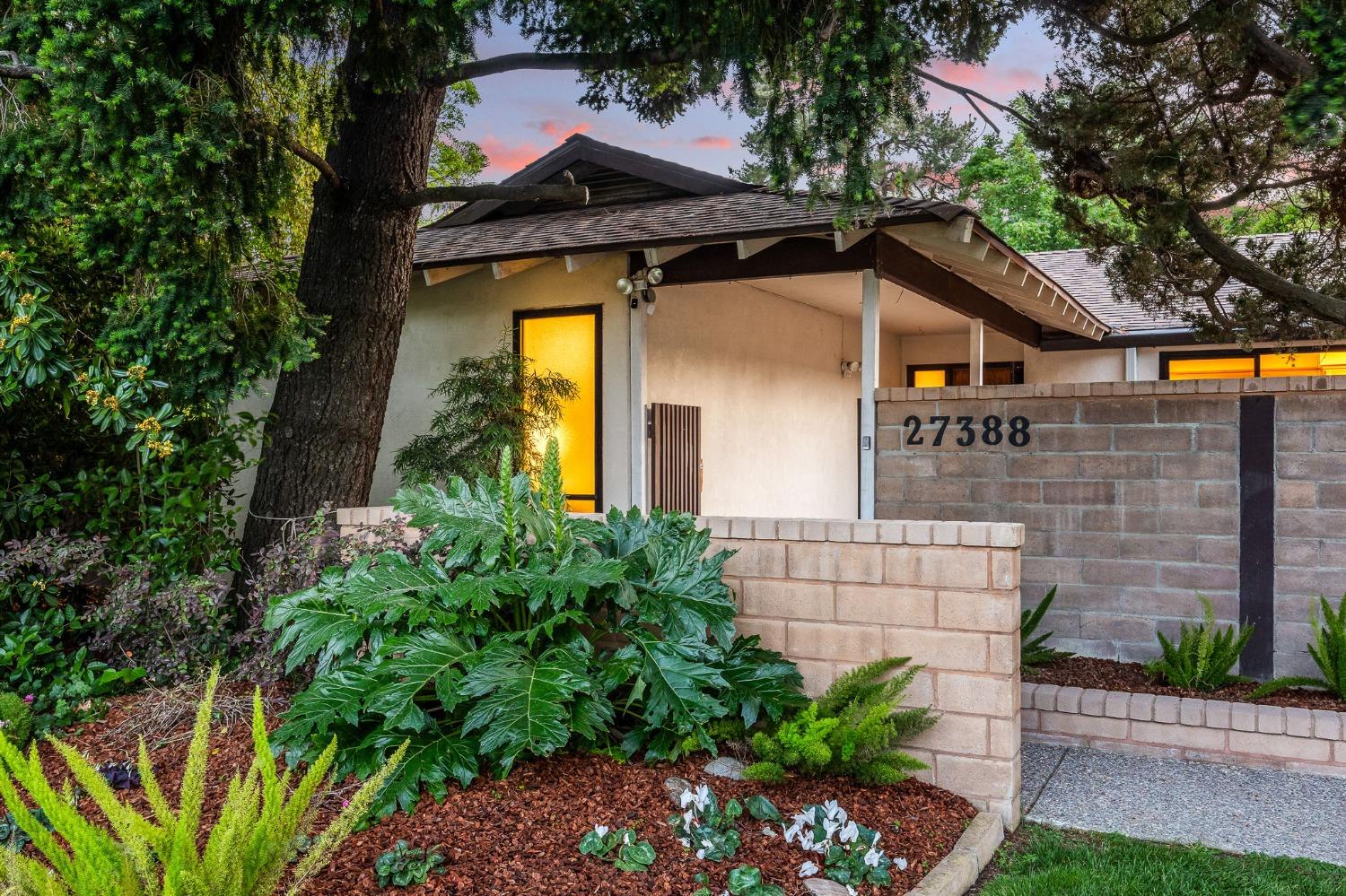 Meadowbrook Drive, Davis, California image 3